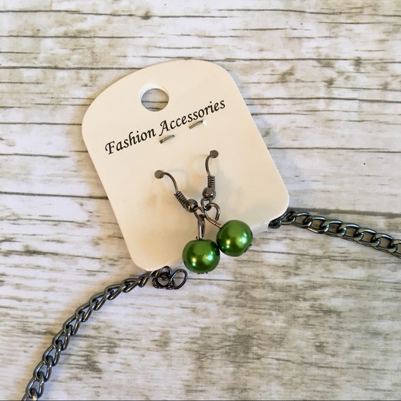 ✨4/$25✨ Necklace and Earrings Set - Green/Black - Picture 3 of 7